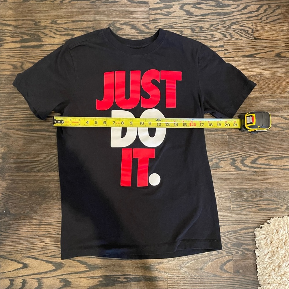 Just Do It Nike Sportswear Athletic Shirt Black/Red/White Men’s Size Small - Picture 6 of 8